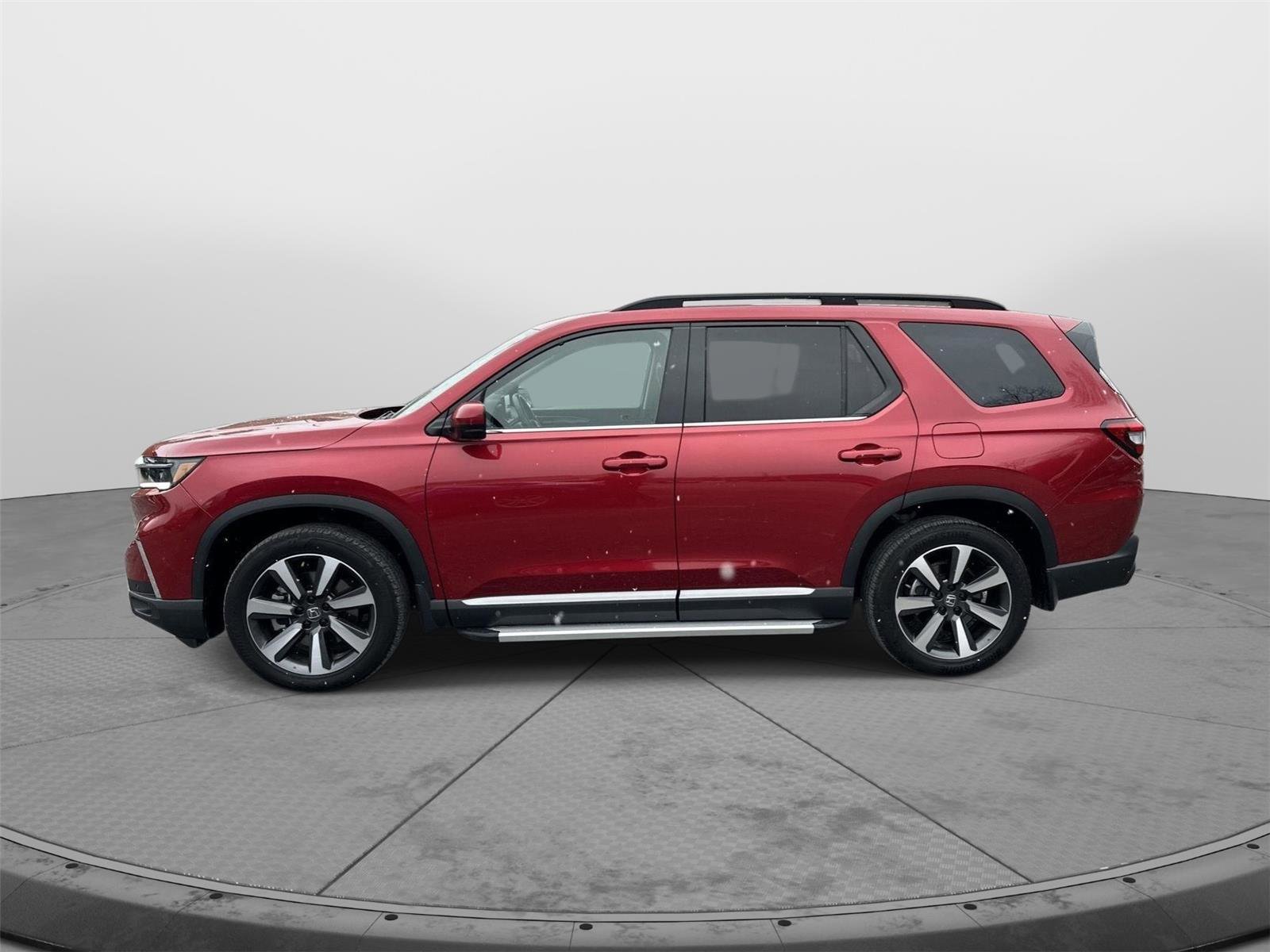 Certified 2025 Honda Pilot Touring image 6