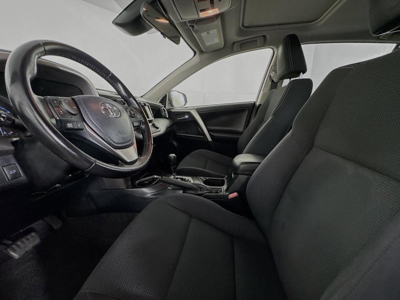Used 2017 Toyota RAV4 XLE image 20