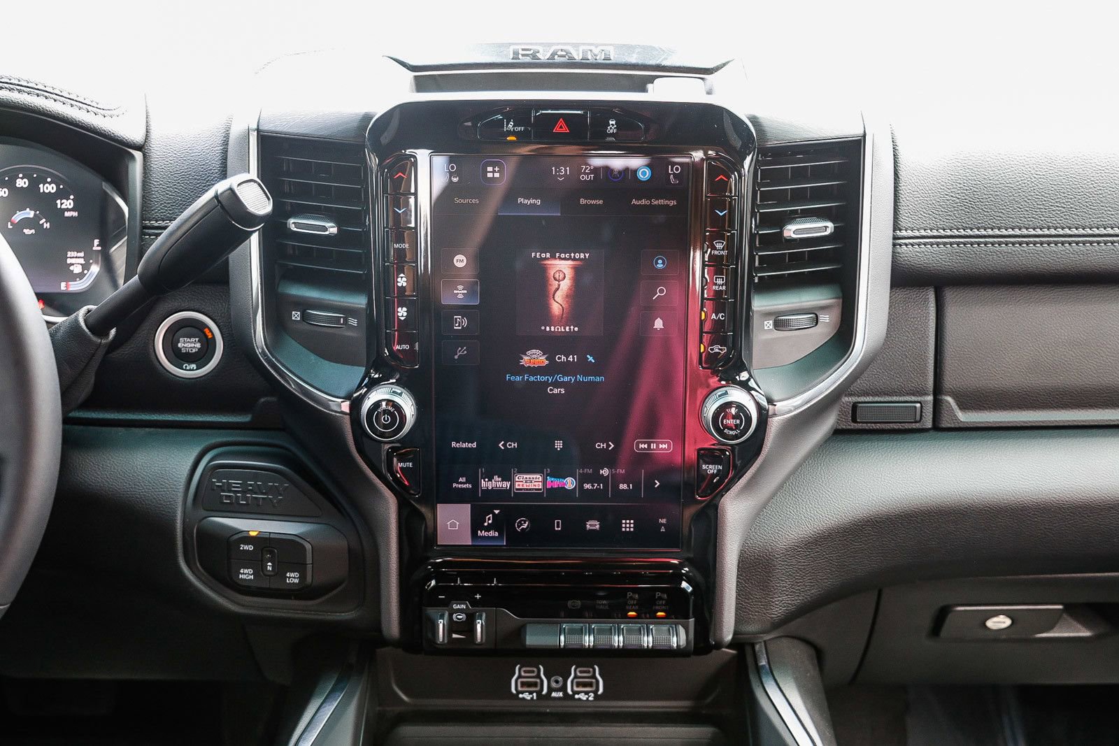 Used 2025 RAM 2500 Laramie w/ Towing Technology Group AWD/4WD image 11