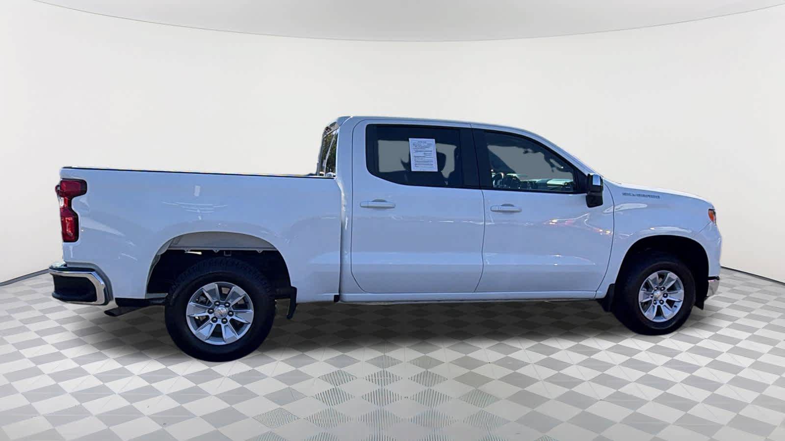 Used 2025 Chevrolet Silverado 1500 LT RWD image 4