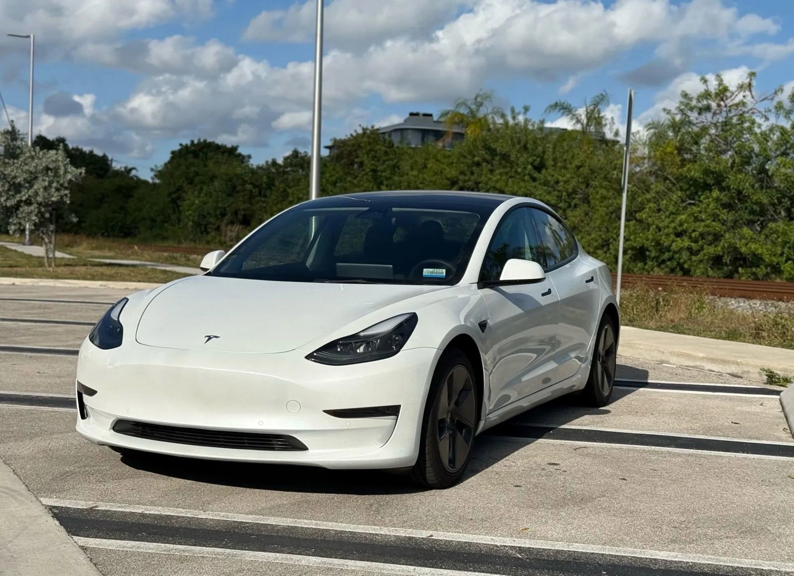 Used 2022 Tesla Model 3 image 4