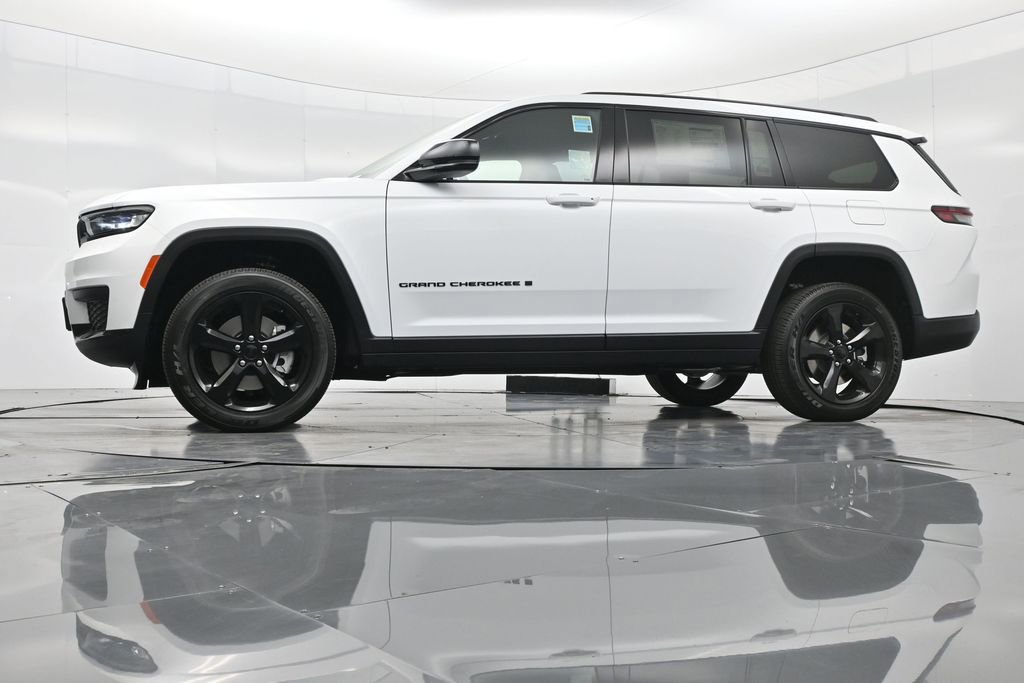 New 2025 Jeep Grand Cherokee L Altitude image 46
