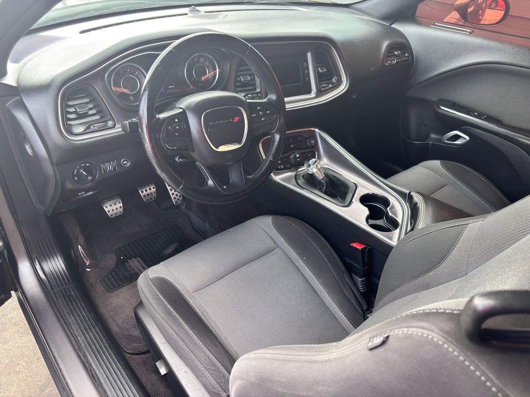 Used 2016 Dodge Challenger R/T image 8