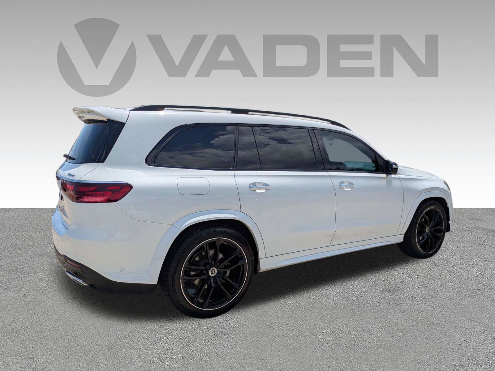 Used 2024 Mercedes-Benz GLS 450 4MATIC image 27