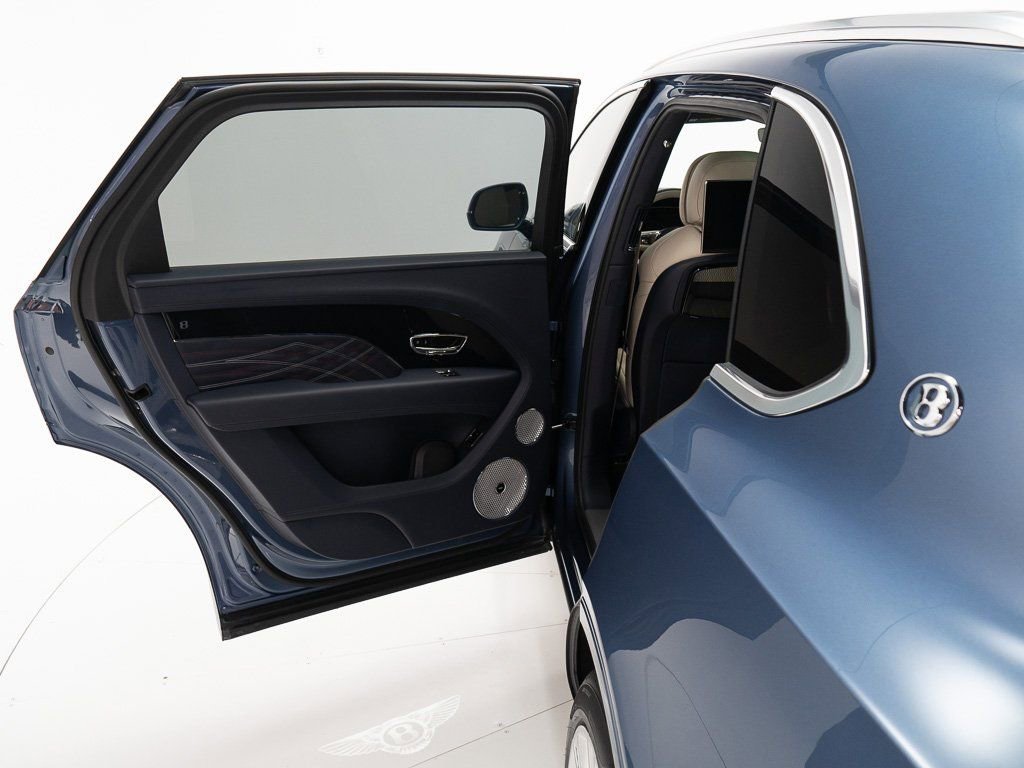 Certified 2025 Bentley Bentayga Extended Wheelbase image 21