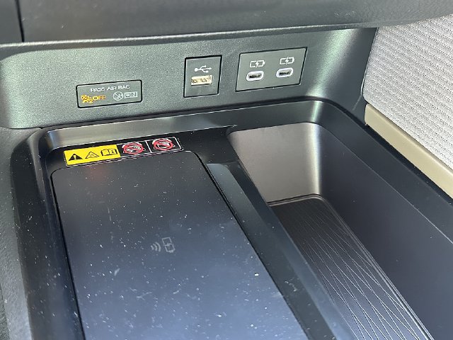 New 2026 Toyota Camry Hybrid FWD image 25