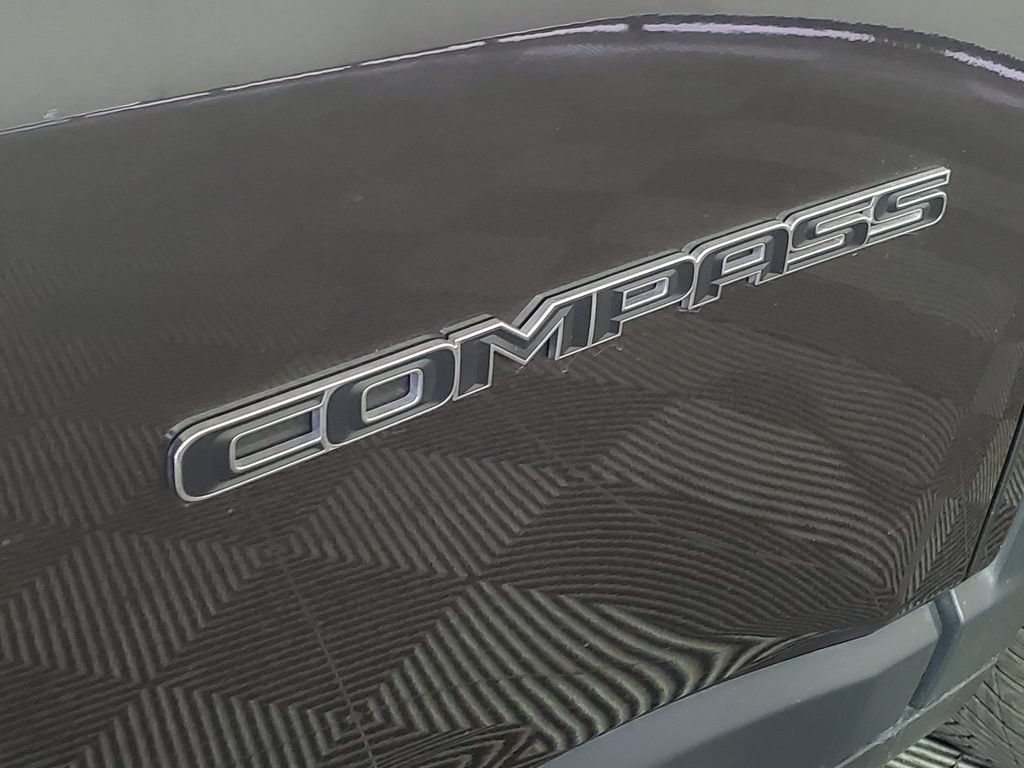 Used 2019 Jeep Compass Limited AWD/4WD image 5