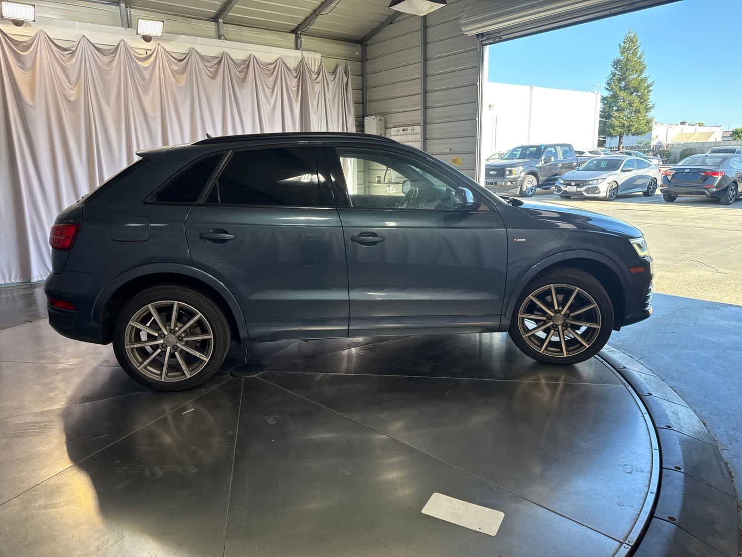 Used 2017 Audi Q3 2.0T Prestige w/ Prestige Package AWD/4WD image 4