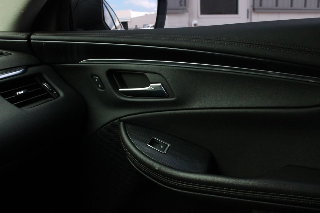 Used 2018 Chevrolet Impala LT FWD image 22