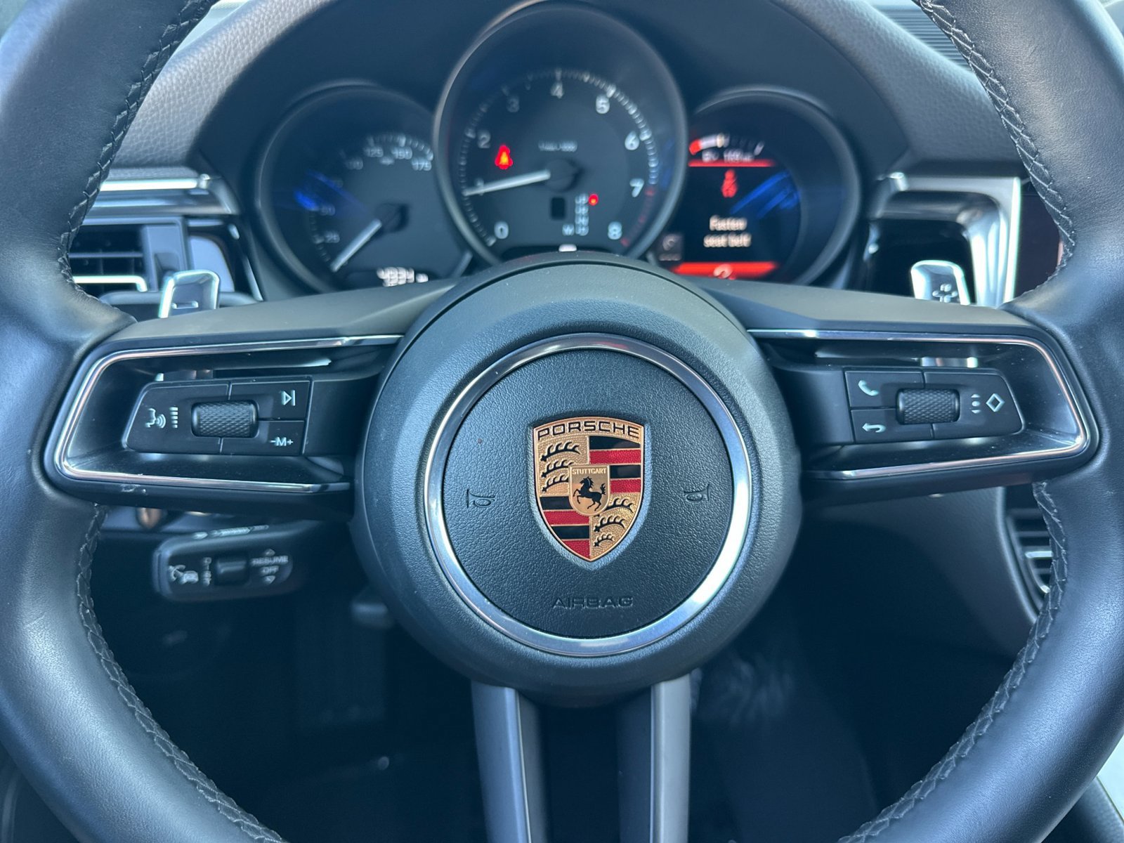 Certified 2026 Porsche Macan AWD/4WD image 15