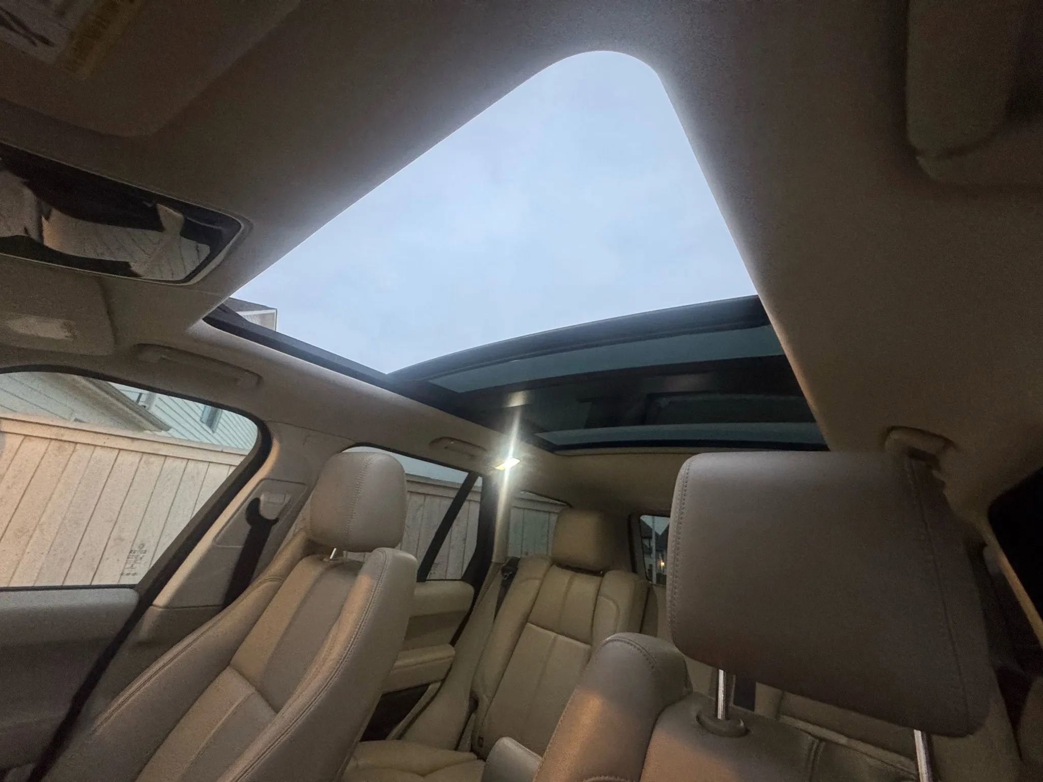 Used 2016 Land Rover Range Rover image 24