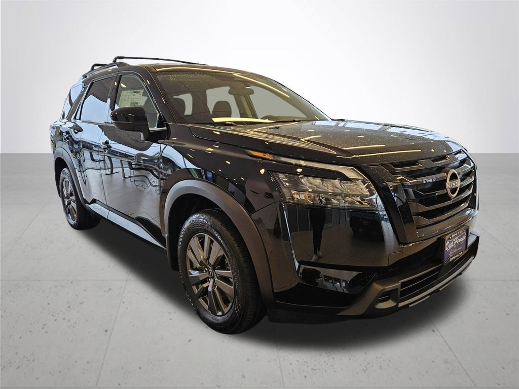 New 2025 Nissan Pathfinder SV w/ Black Appearance Package AWD/4WD image 5