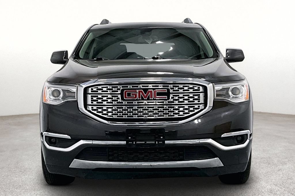 Used 2017 GMC Acadia Denali w/ Technology Package FWD image 4