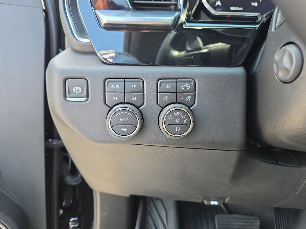 Used 2026 Chevrolet Silverado 1500 LTZ w/ LTZ Premium Package AWD/4WD image 21