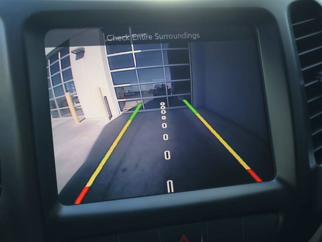 Used 2015 Jeep Cherokee Limited image 18