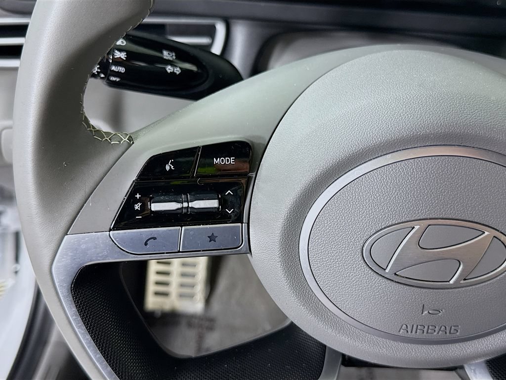 Certified 2025 Hyundai Elantra Sport FWD image 20
