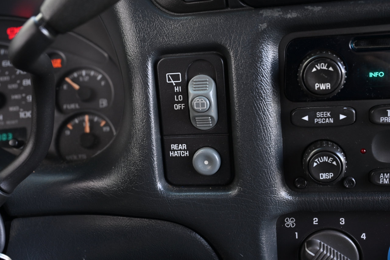 Used 2002 Chevrolet Blazer LS w/ Preferred Equipment Group AWD/4WD image 22