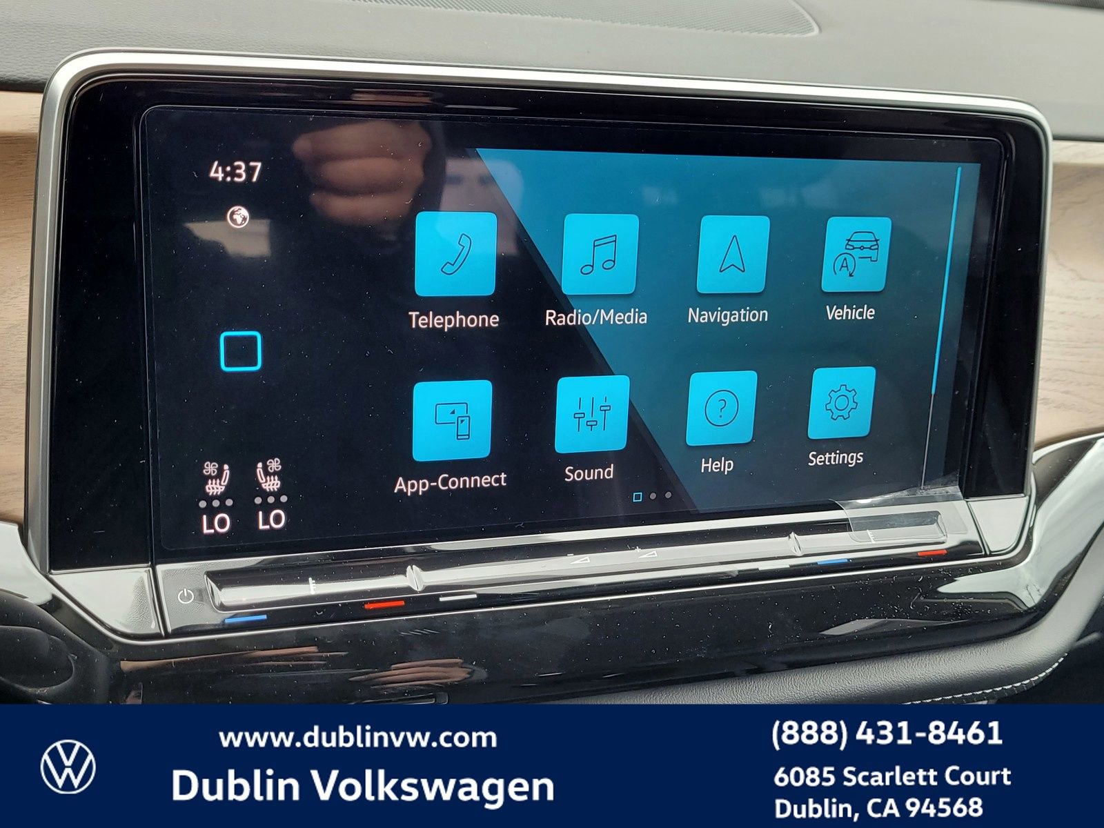 New 2026 Volkswagen Atlas SE image 15