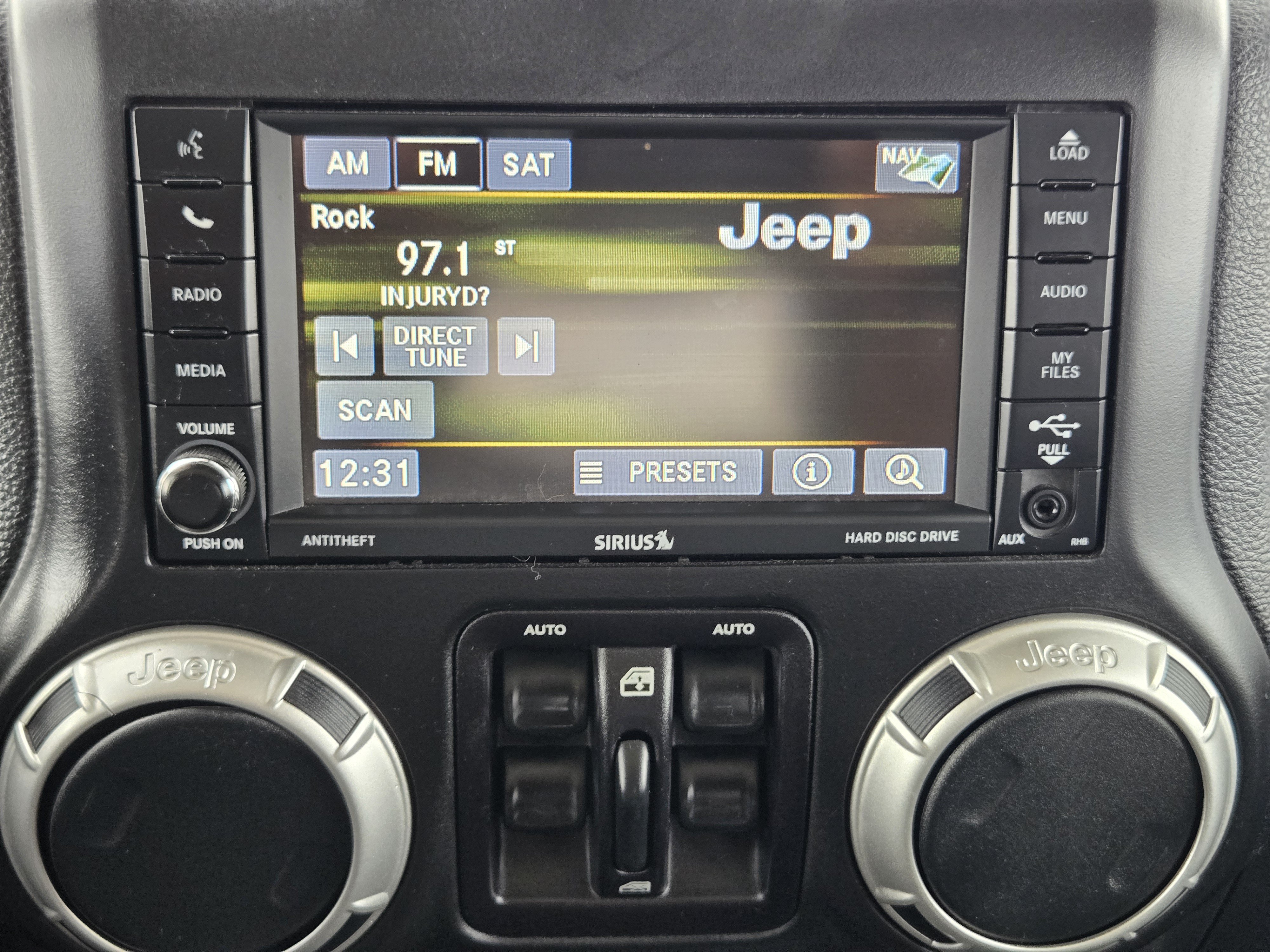 Used 2017 Jeep Wrangler Unlimited Sahara w/ Dual Top Group AWD/4WD image 18