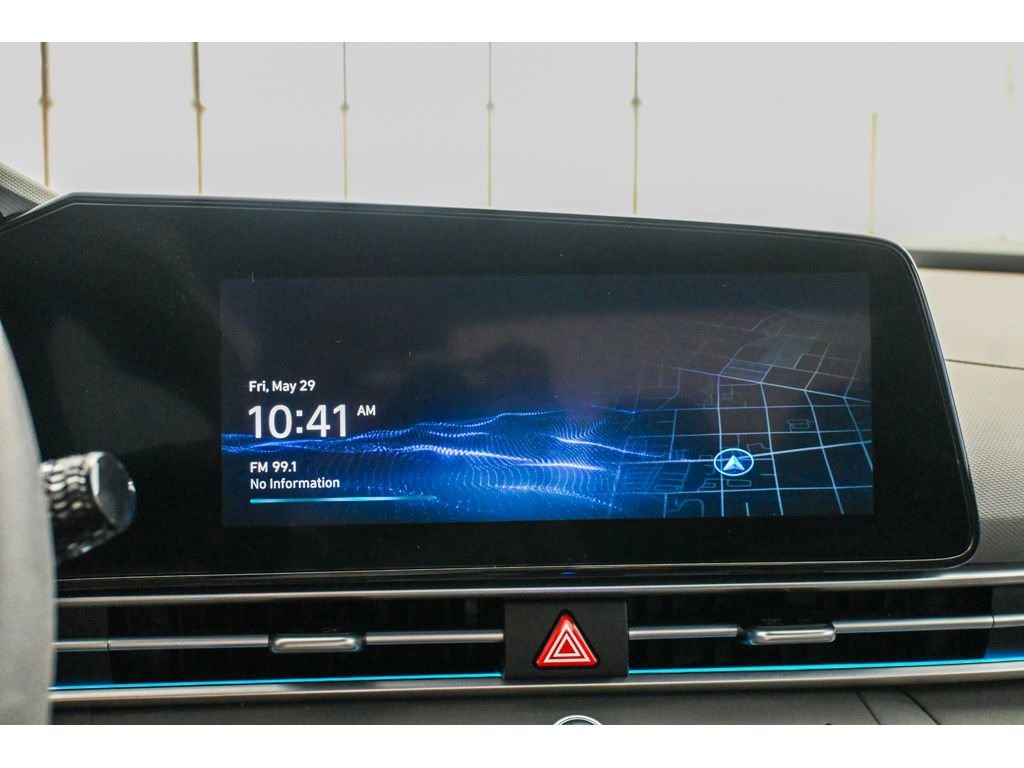 Used 2024 Hyundai Elantra Blue FWD image 45