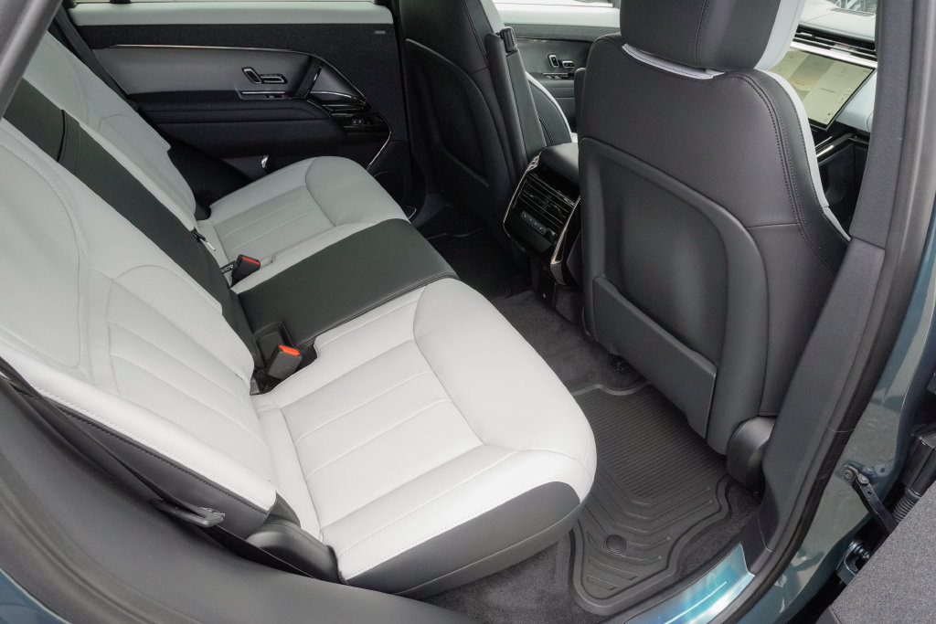 New 2026 Land Rover Range Rover Sport Dynamic SE AWD/4WD image 26