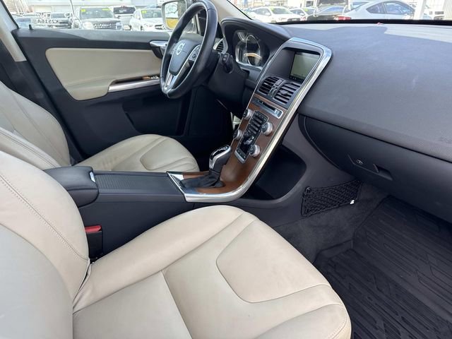 Used 2017 Volvo XC60 T5 Inscription w/ Preferred Option Package image 18