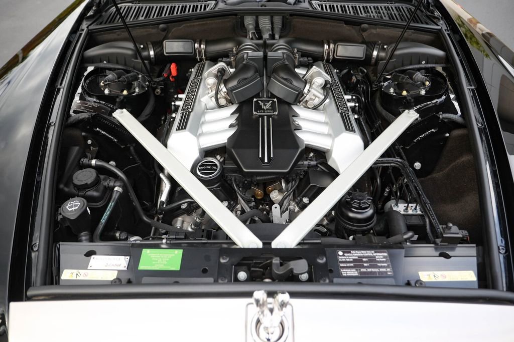 Used 2010 Rolls-Royce Phantom Drophead Coupe image 27