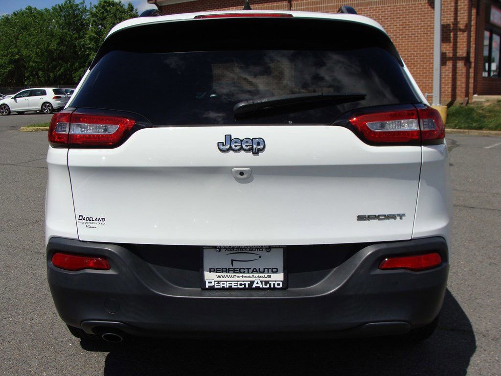 Used 2017 Jeep Cherokee Sport image 5