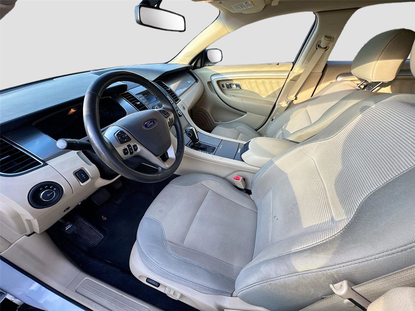 Used 2017 Ford Taurus SEL FWD image 11