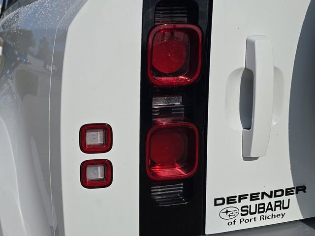 Used 2025 Land Rover Defender 110 S image 7