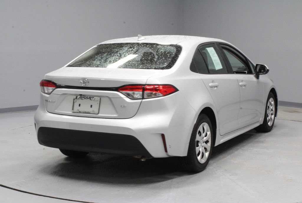 Used 2024 Toyota Corolla LE FWD image 11