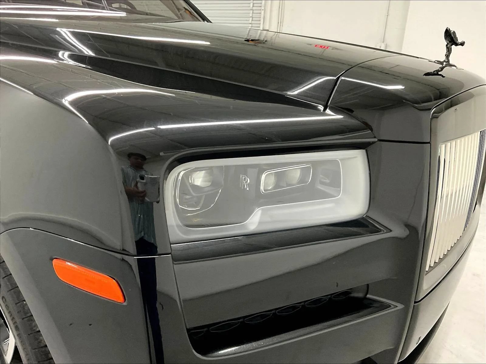 Used 2021 Rolls-Royce Cullinan Black Badge AWD/4WD image 38