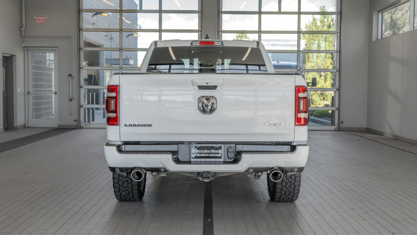 Used 2023 RAM 1500 Laramie AWD/4WD image 14