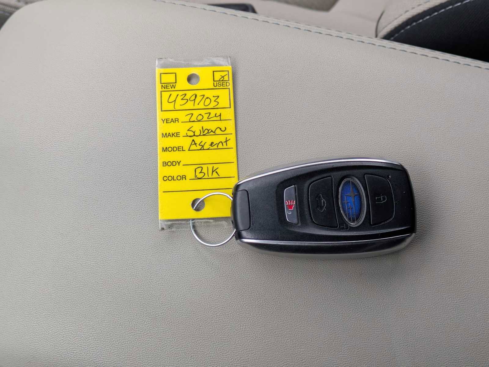 Used 2024 Subaru Ascent Premium w/ Convenience Package image 34