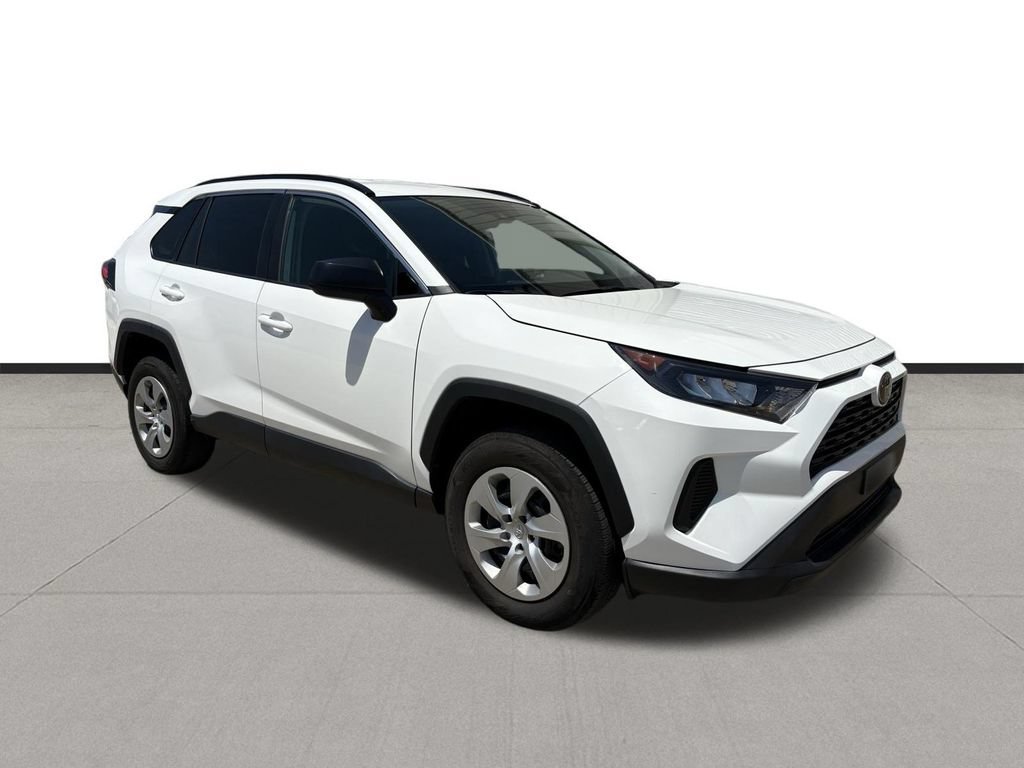 Used 2020 Toyota RAV4 LE FWD image 3