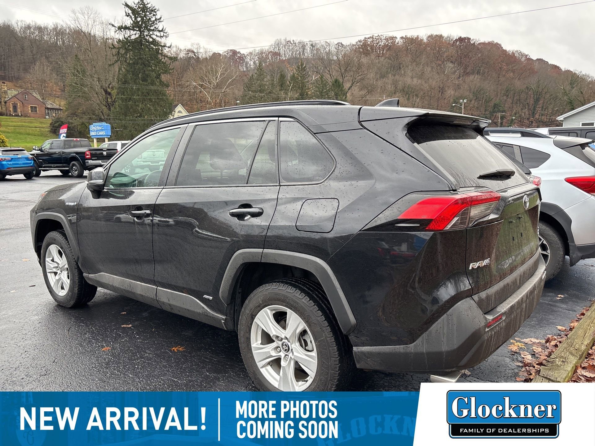 Used 2021 Toyota RAV4 XLE image 5