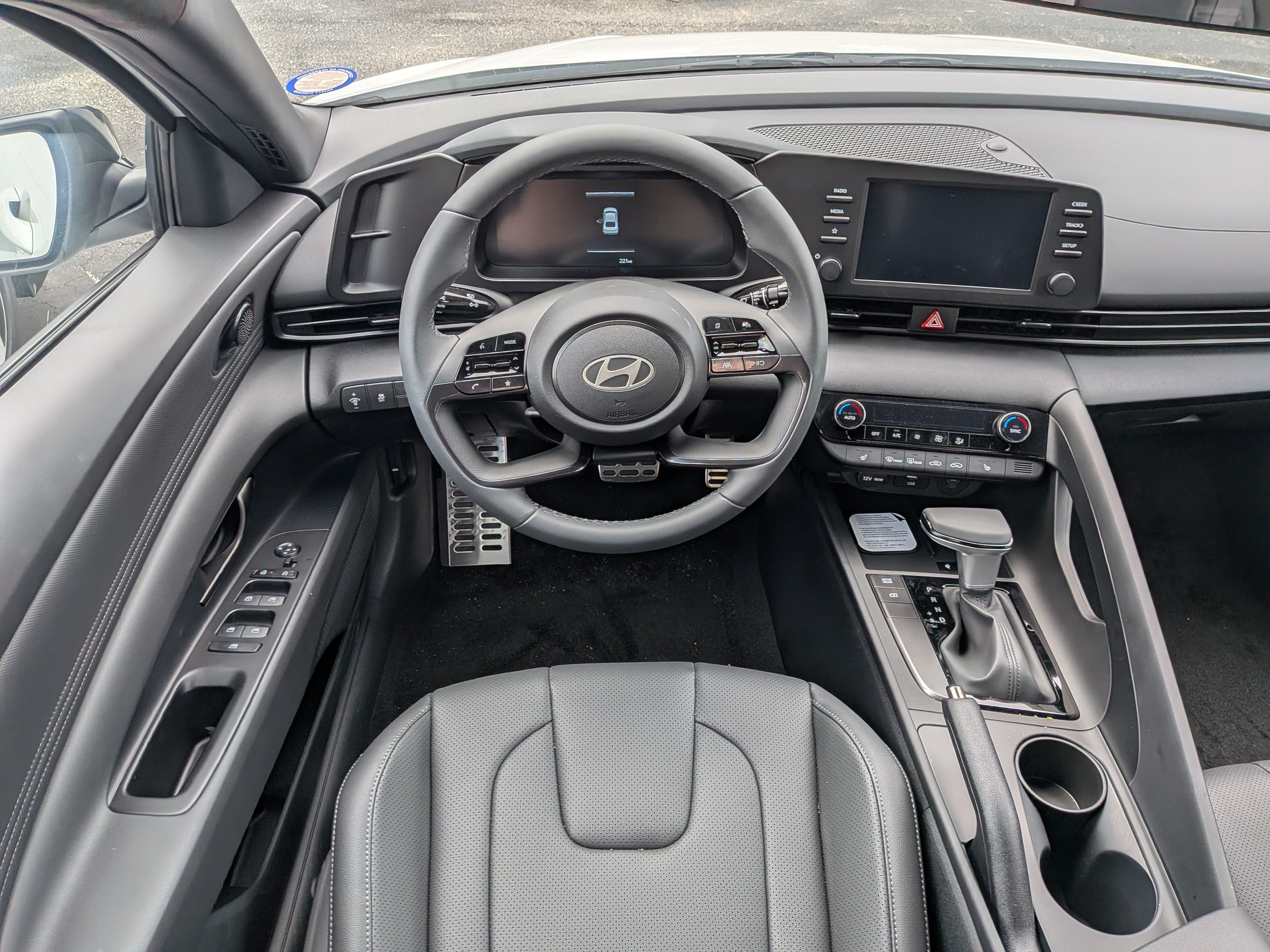 New 2026 Hyundai Elantra SEL Sport FWD image 16