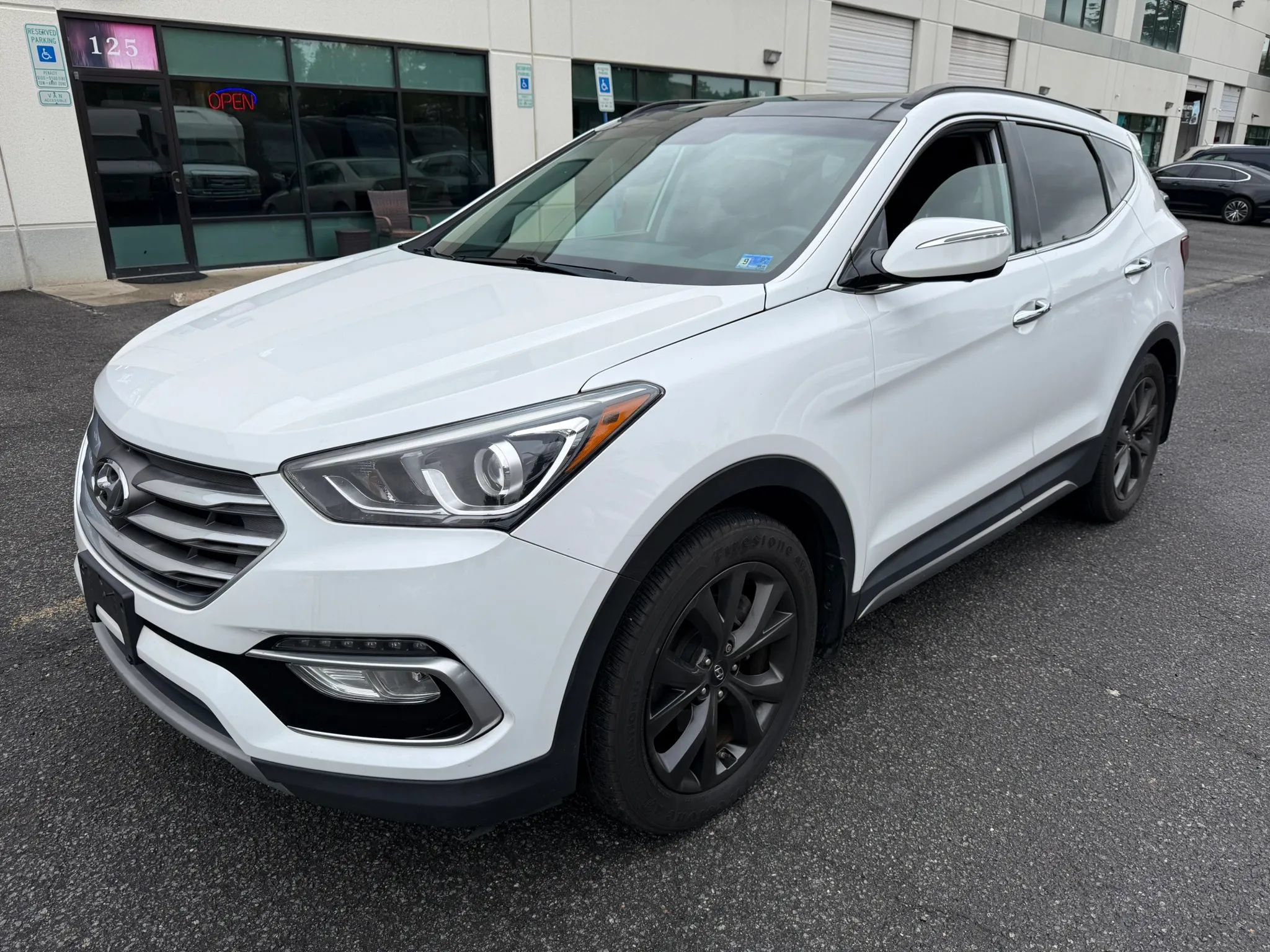 Used 2018 Hyundai Santa Fe Sport FWD image 11
