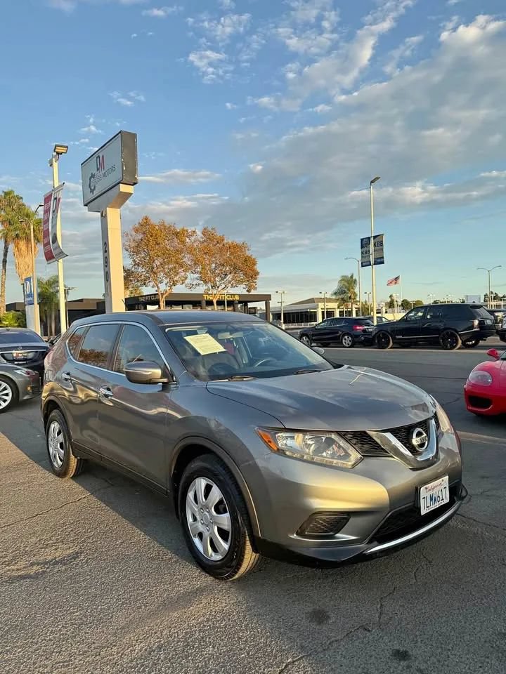 Used 2015 Nissan Rogue S FWD image 3