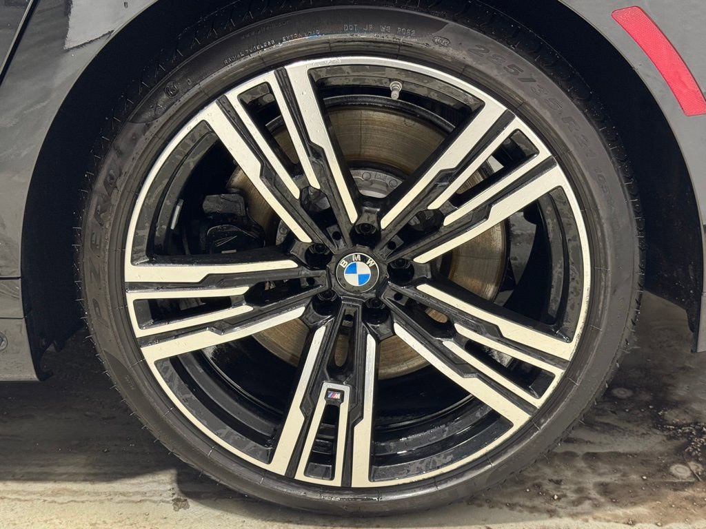 Used 2023 BMW 760i xDrive w/ Executive Package image 8