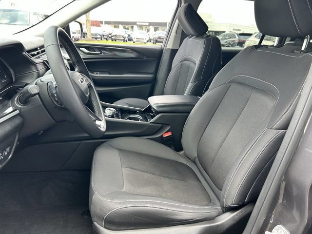 Used 2023 Jeep Grand Cherokee L Laredo AWD/4WD image 21