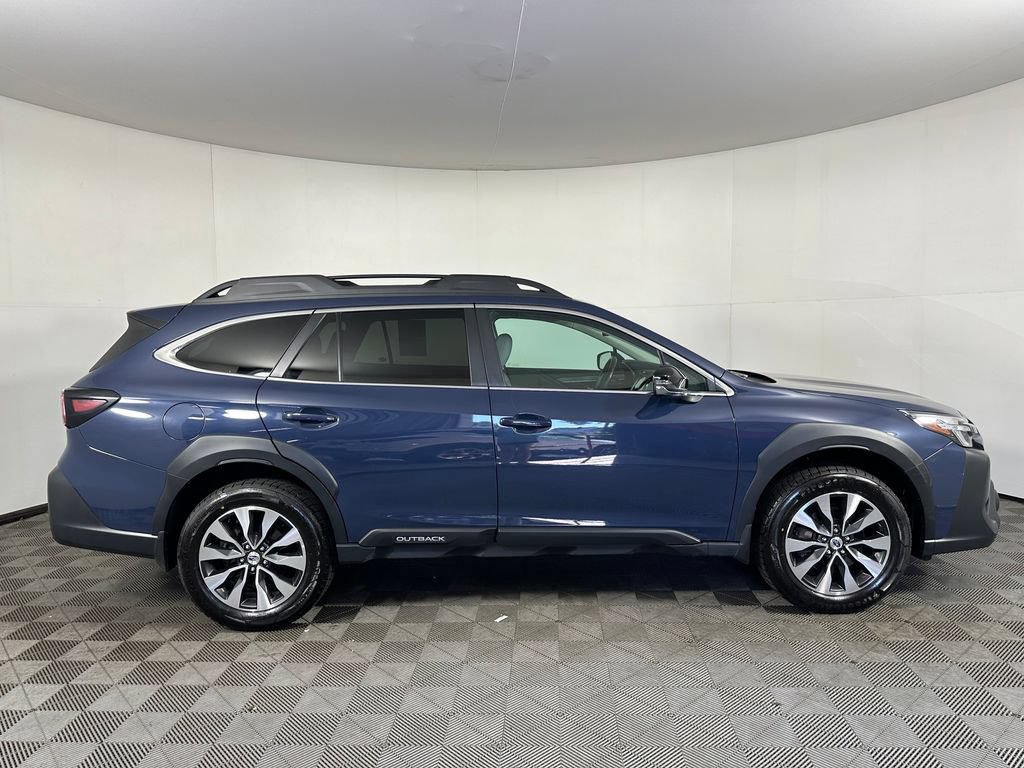 Used 2025 Subaru Outback Limited AWD/4WD image 6