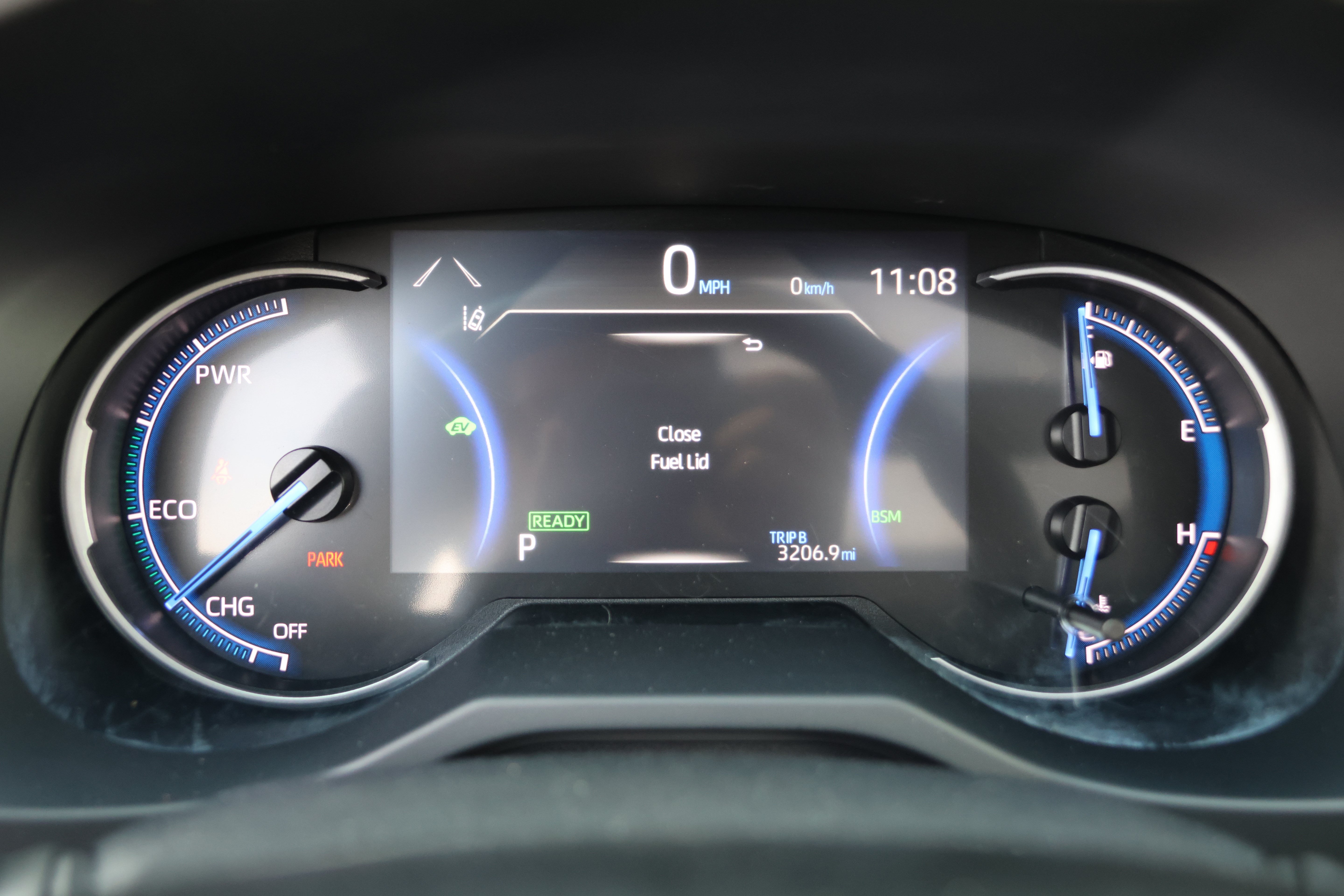 Used 2022 Toyota RAV4 Limited AWD/4WD image 19