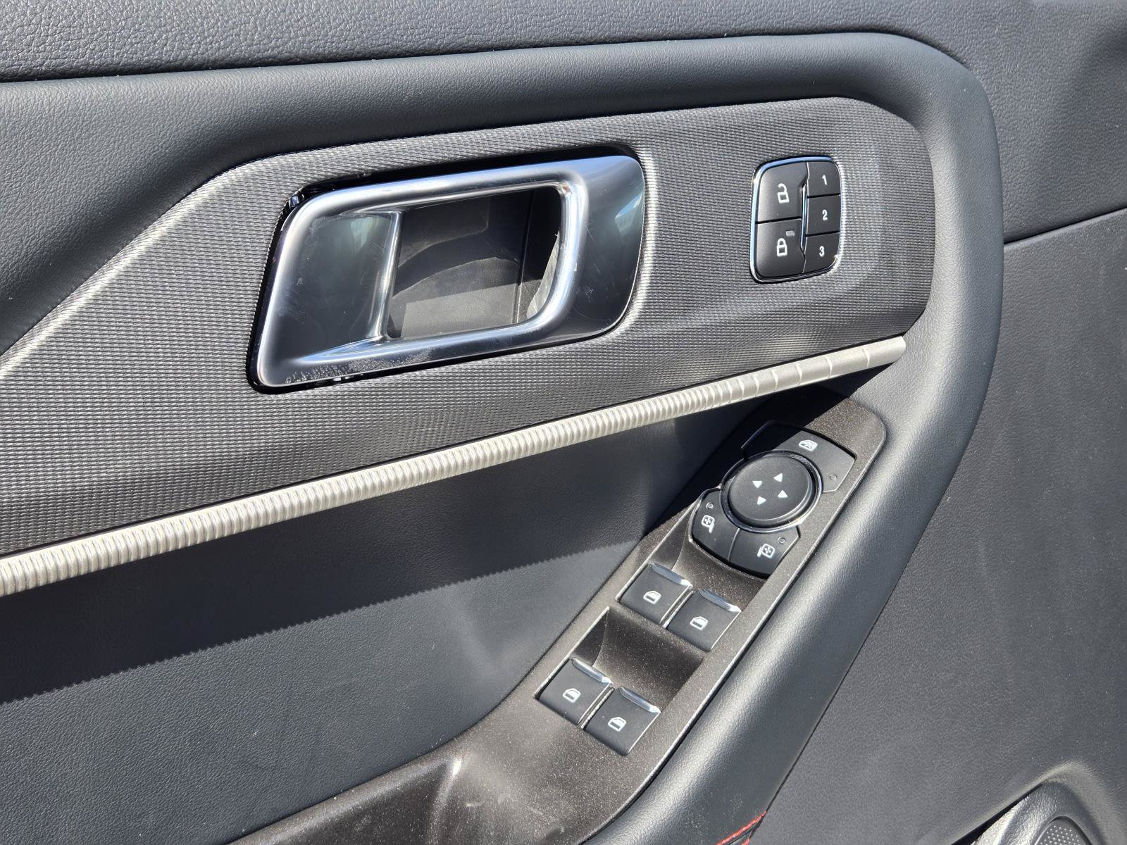 New 2026 Ford Explorer ST-Line w/ ST-Line Street Pack RWD image 16