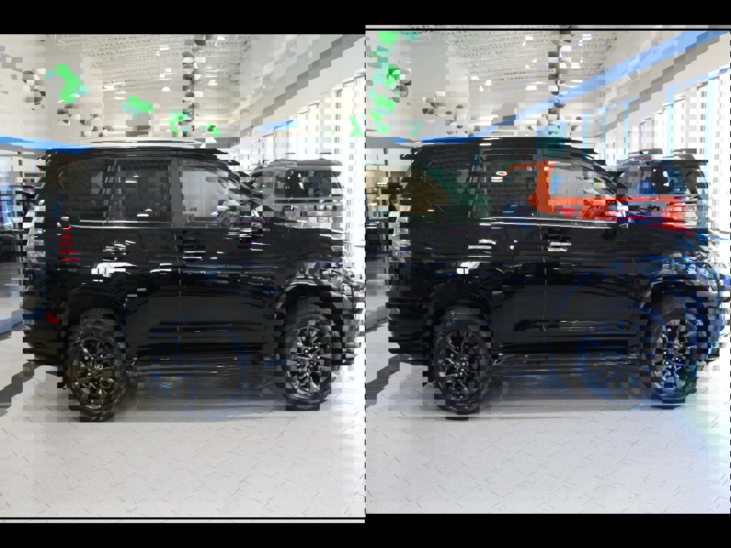 Used 2020 Lexus GX 460 Premium w/ Premium Package image 4