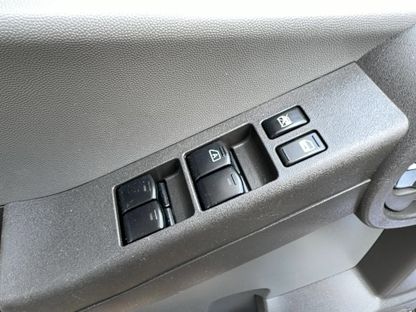 Used 2005 Nissan Xterra SE AWD/4WD image 12