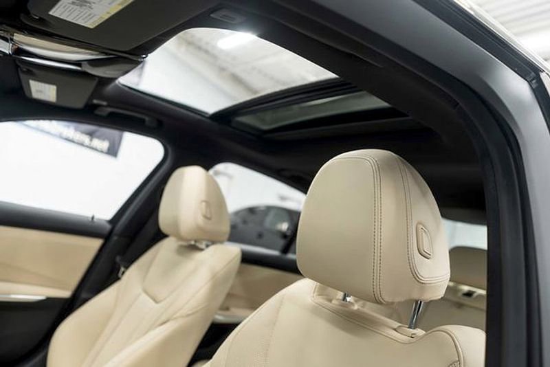 Used 2025 BMW 330i xDrive w/ M-Sport Package image 11