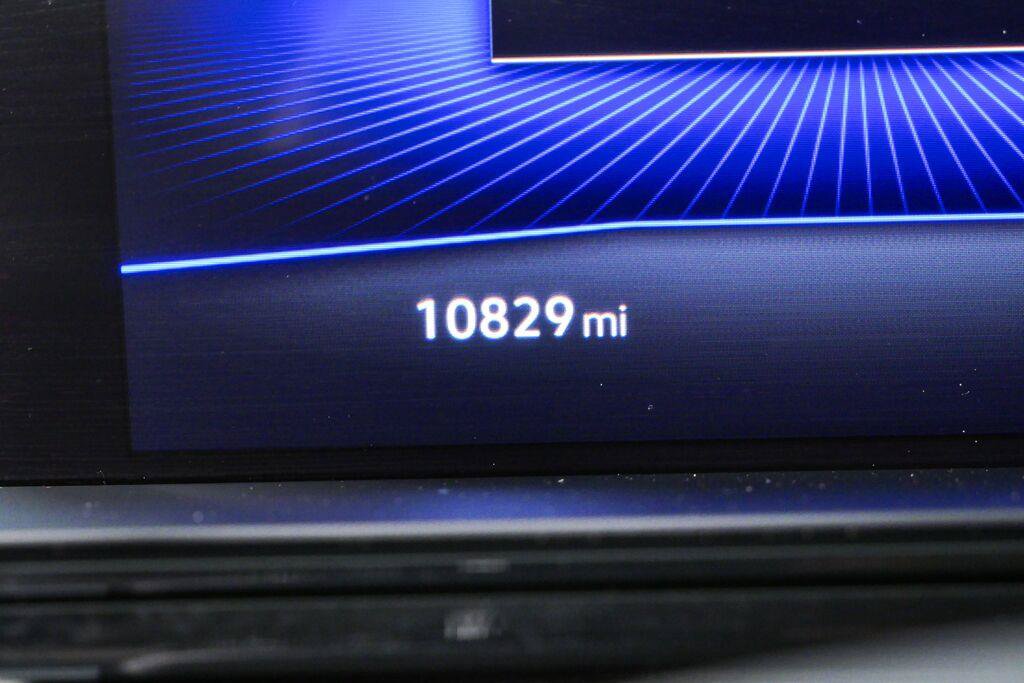 Used 2025 Volkswagen Taos S FWD image 11