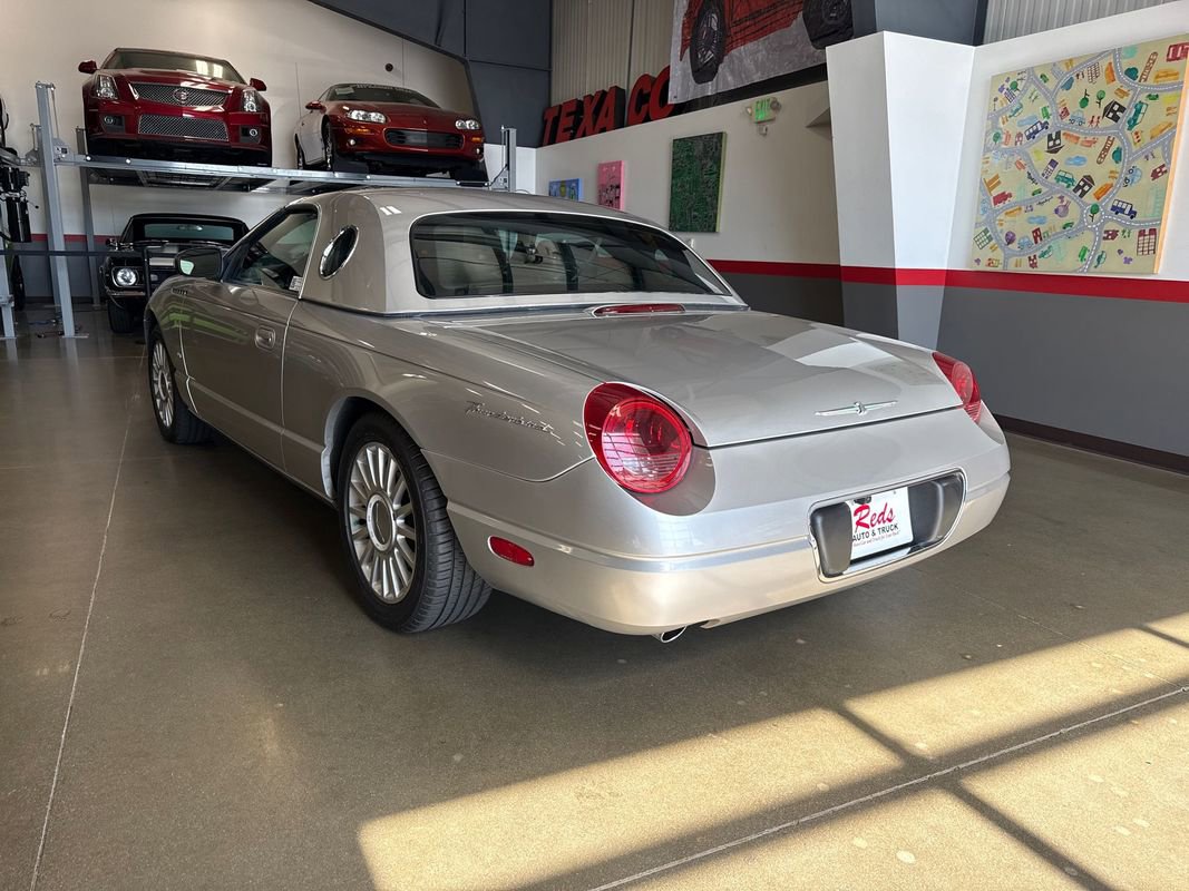 Used 2004 Ford Thunderbird image 40