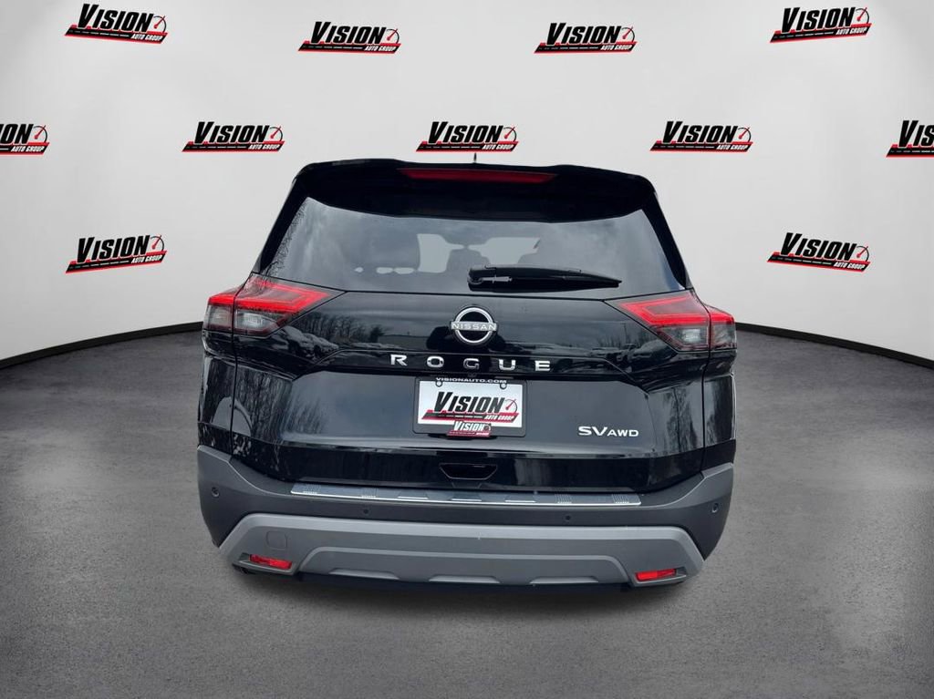 Used 2023 Nissan Rogue SV image 6